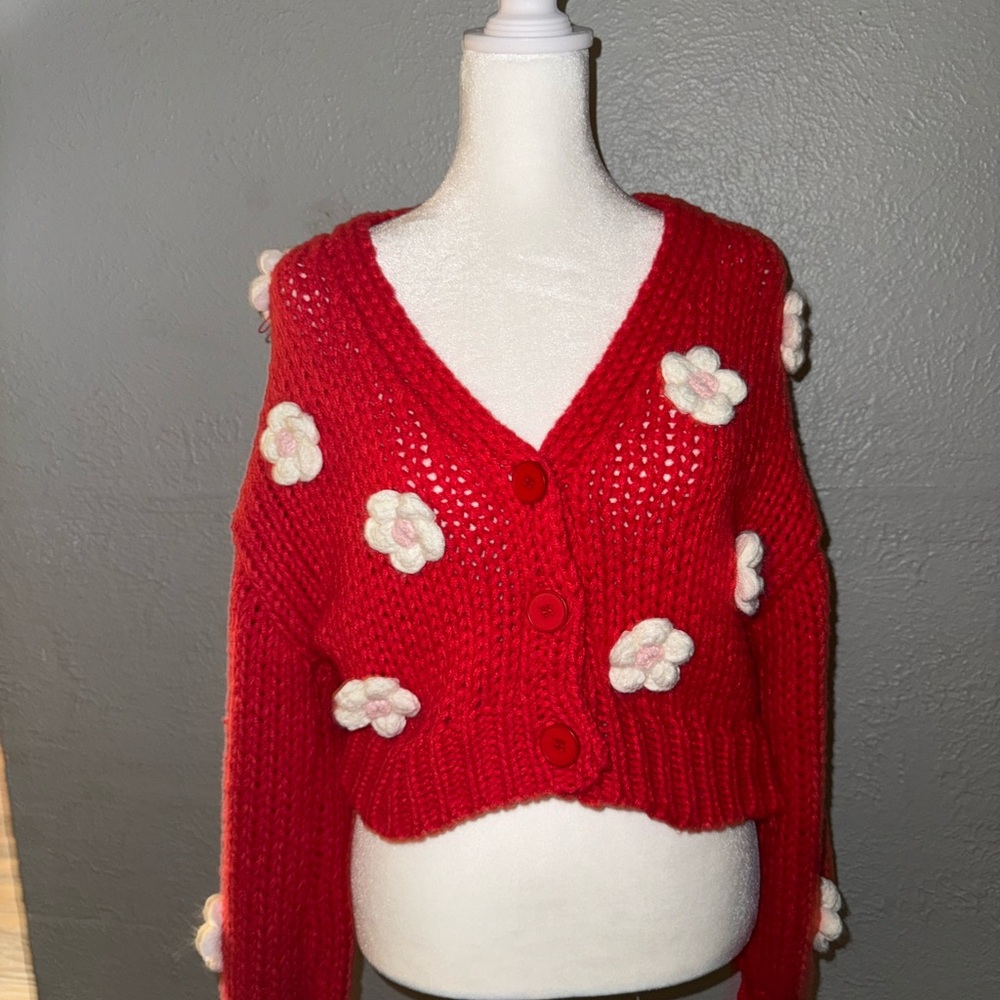 NWOT‎ Luna Ivy Red 3D Floral Appliquéd Knit Sweater Small